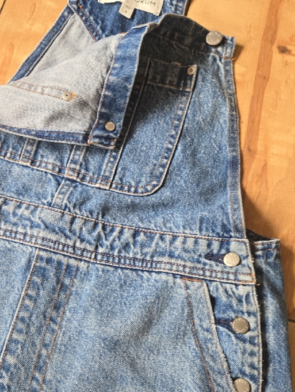 Denim Forum Light Blue Frayed Hem Short Overalls - Picture 4 of 7